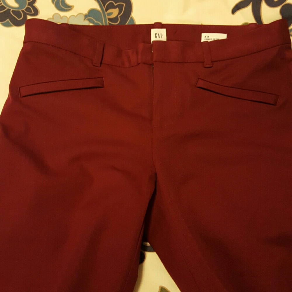 NWOT  Red GAP Skinny Ankle Pants